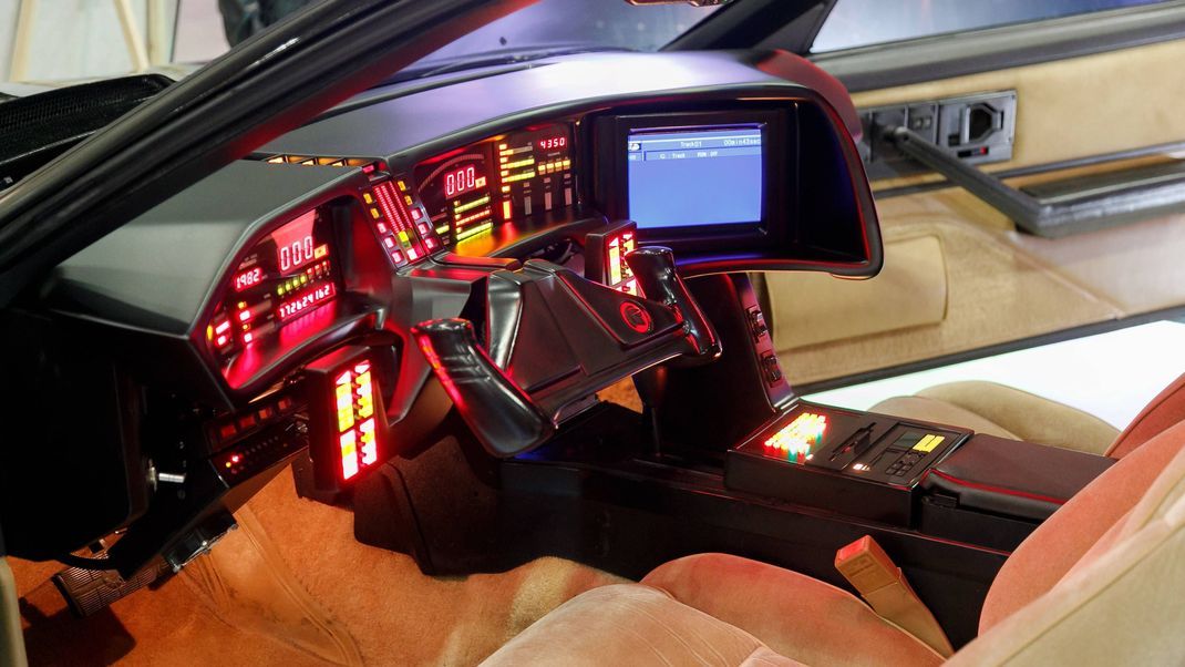 In den 80er-Jahren futuristisch, heute längst Normalität: das digitale Cockpit von K.I.T.T. in "Knight Rider".