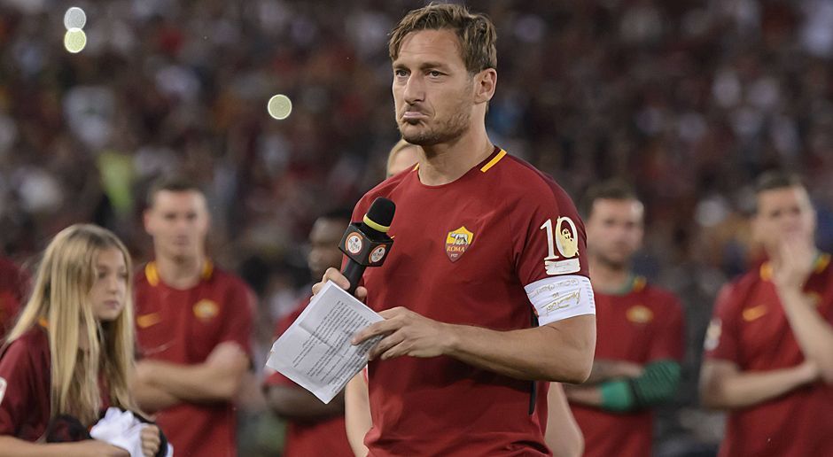 
                <strong>Der tränenreiche Abschied das Francesco Totti</strong><br>
                Auch wenn Totti nicht gerade als großer Redner gilt: Diesmal greift er zum Mikro und weiß Zehntausende Ohrenpaare an seinen Lippen.
              