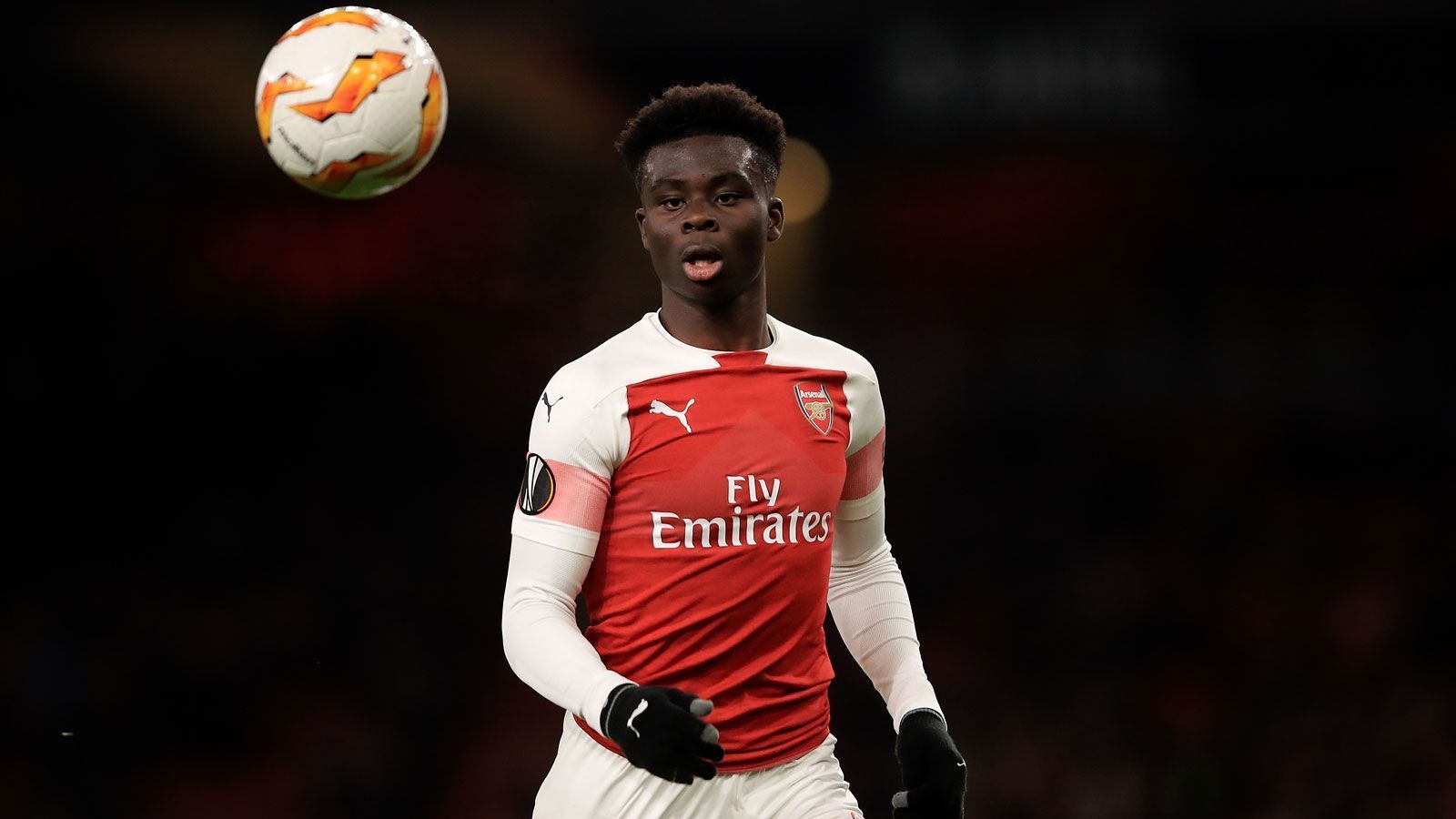 
                <strong>Platz 10: Bukayo Saka (England)</strong><br>
                Verein: FC Arsenal  -Marktwert: 40 Millionen Euro -Marktwertsprung seit Juli: + 20 Millionen Euro
              