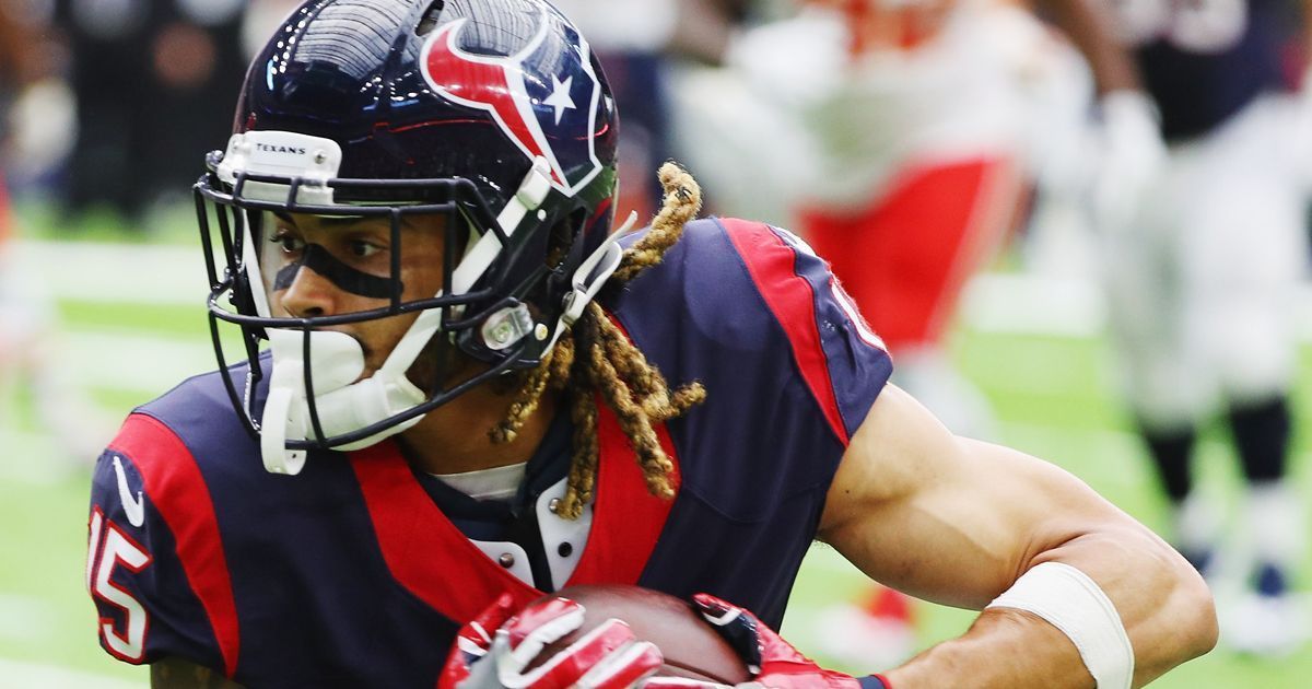 
                <strong>Will Fuller (Houston Texans)</strong><br>
                Bittere Nachricht für die Houston Texans. Wide Receiver Will Fuller brach sich im Training das Schlüsselbein und wird lange ausfallen. Wie der "Houston Chronicle" berichtet, muss der 23-Jährige operiert werden und wird im Anschluss zwei bis drei Monate pausieren. Fuller spielte in seiner Rookie-Saison neben DeAndre Hopkins ein starkes Jahr und lieferte in 14 Spielen 635 Yards und zwei Touchdowns ab.
              