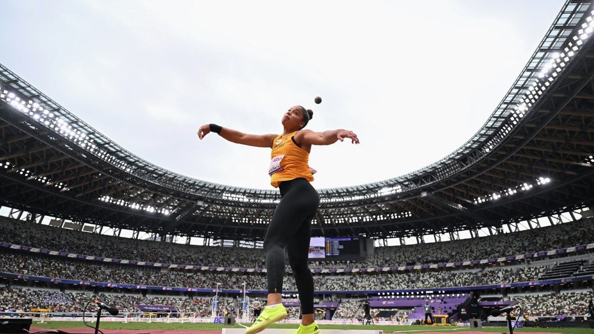 Yemisi Ogunleye in Aktion