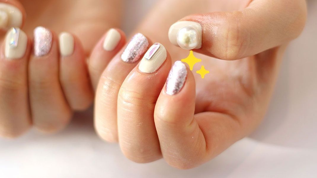Nicht nur was für die Hochzeits-Maniküre - Textured Nails liegen gerade total im Trend.