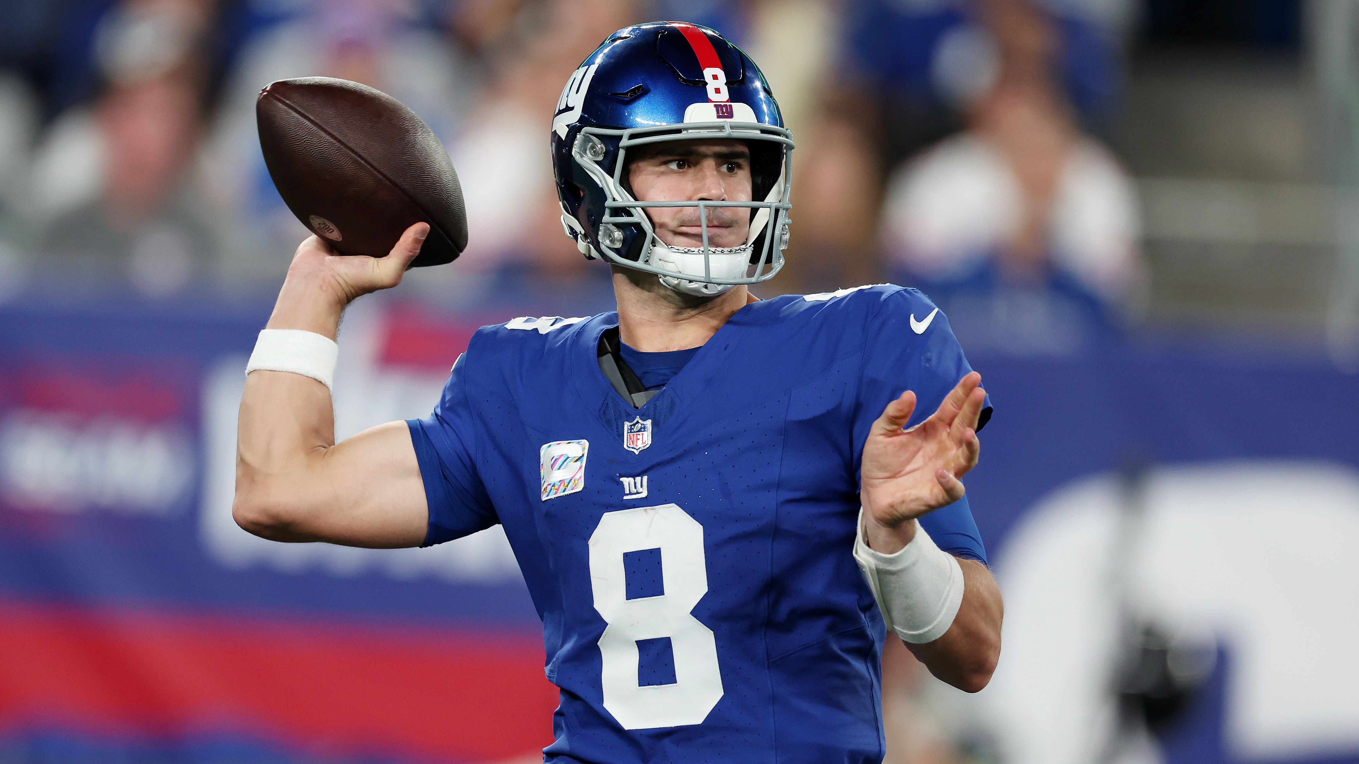 <strong>New York Giants: Daniel Jones</strong><br>In der vergangenen Spielzeit gehörte Daniel Jones zu den positiven Überraschungen der Liga. Diesen Trend konnte der 26-Jährige 2023 nicht bestätigen. Nach vier Spielen hat Jones bereits mehr Interceptions (6) geworfen als im vergangenen Jahr (5). Der schlechte Saisonstart der "G-Men" (1-3) geht in großen Teilen auf die Kappe des ehemaligen Erstrundenpicks.