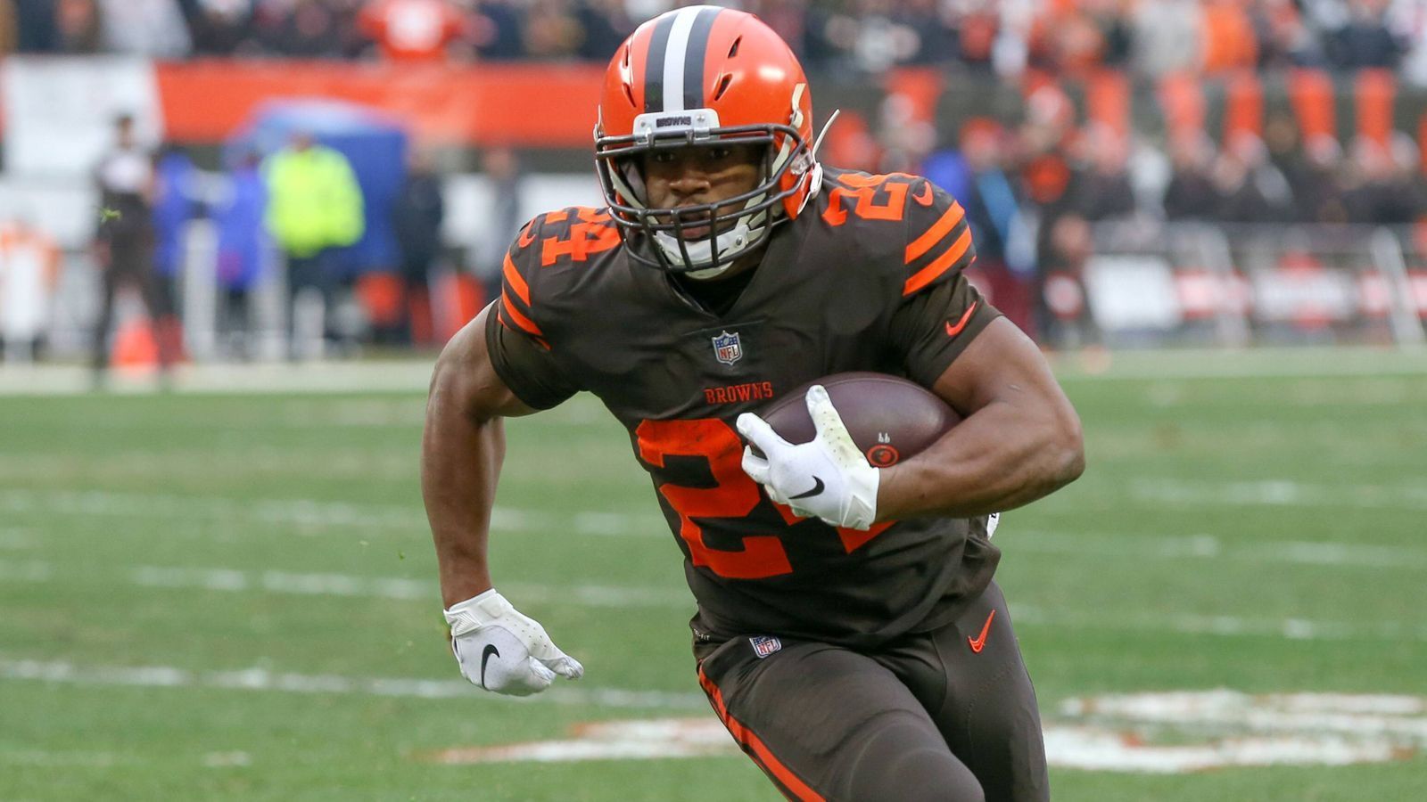 
                <strong>April 2018: Nick Chubb</strong><br>
                Der Running Back ging als Zweitrundenpick (an 35. Stelle) zu den Browns. Der 23-Jährige entwickelte sich während der Saison zum Starter, kam dabei auf 996 Yards (Platz zehn in der NFL) und acht Touchdowns (Platz zwölf).
              