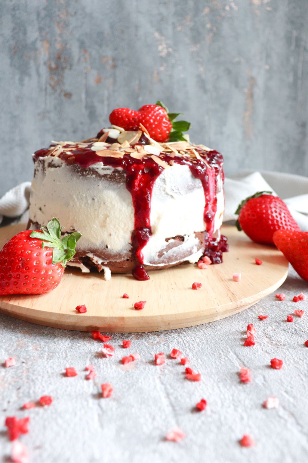 Schoko-Waldbeer-Torte aus Bayern: Rezept von &amp;quot;Das große Backen&amp;quot;-Gewinnerin