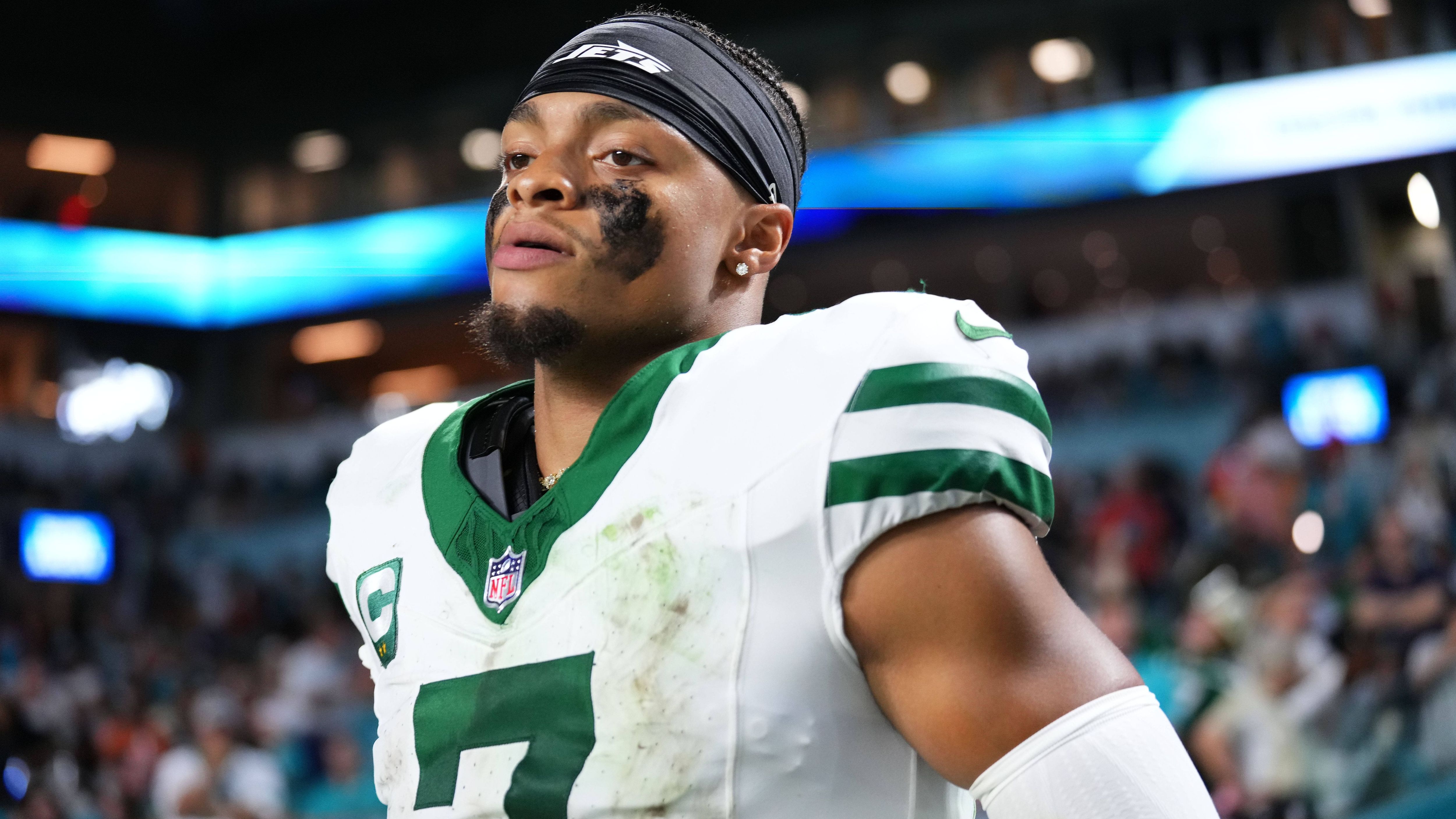 <strong>New York Jets</strong><br>• Starter: Justin Field (im Bild)<br>• Backup: Tyrod Taylor<br>• Practice Squad: Brady Cook (Rookie)