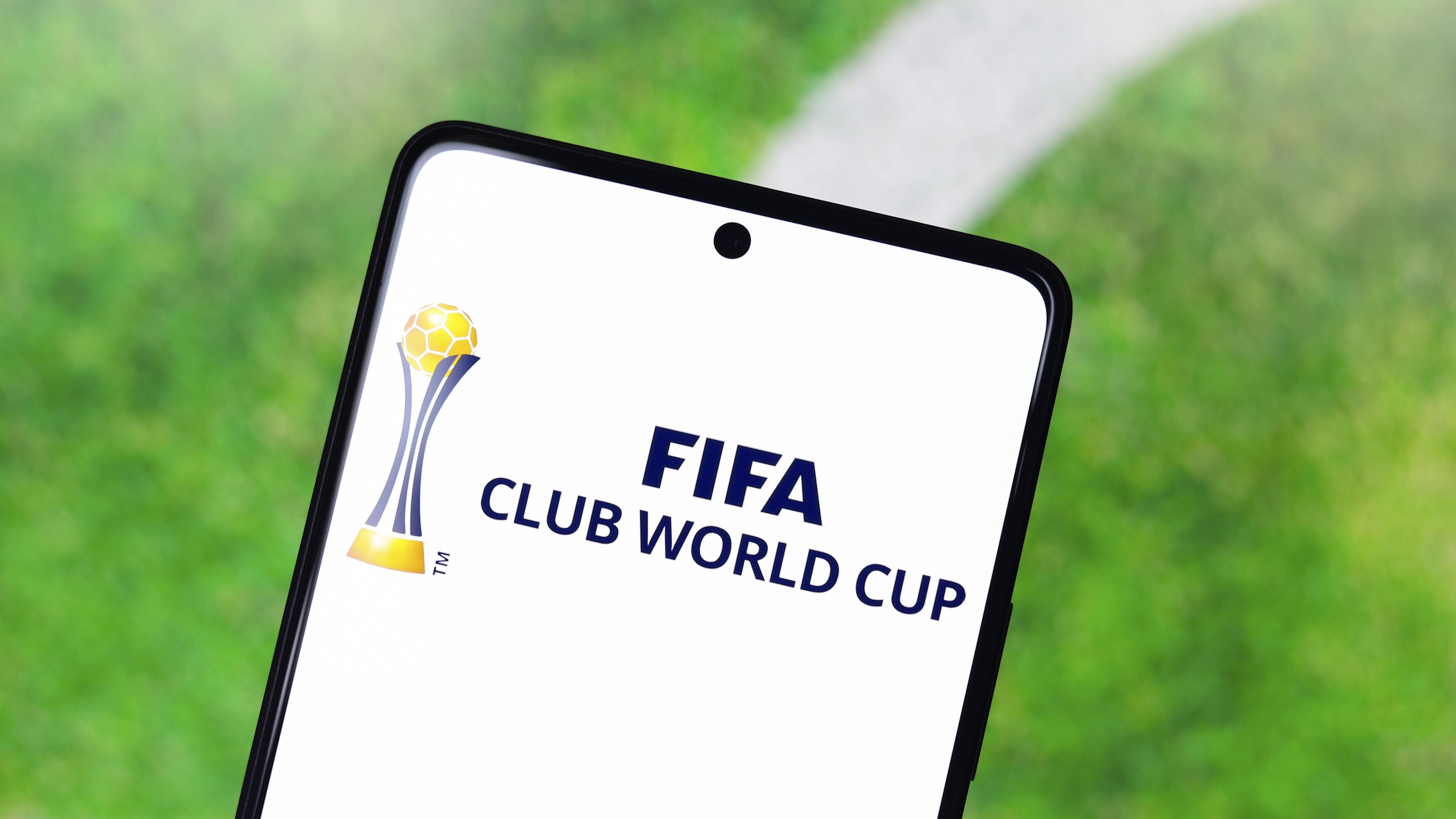 <strong>FIFA Club World Cup: Diese 32 Teams sind dabei!</strong><br>Im Sommer 2025 veranstaltet die FIFA zum ersten Mal die Klub-WM mit 32 statt sieben Teams. Ein neuer Mega-Wettbewerb, der vom 15. Juni bis zum 13. Juli 2025 in den USA, Kanada und Mexiko ausgetragen wird. <strong><em>ran</em></strong> hat alle 32 Teilnehmer in der Übersicht und stellt euch die einzelnen Teams kurz vor.