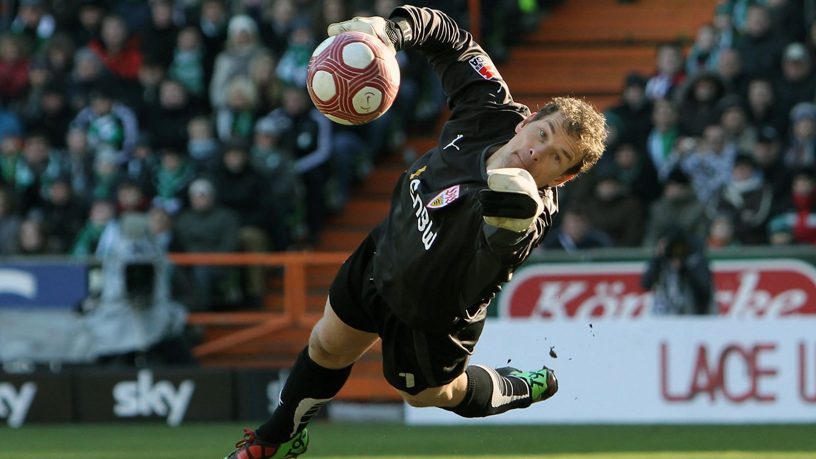 
                <strong>Platz 7 - Jens Lehmann</strong><br>
                Bundesliga-Spiele ohne Gegentor: 131Bundesliga-Spiele: 394Vereine: VfB Stuttgart, Borussia Dortmund, FC Schalke 04
              