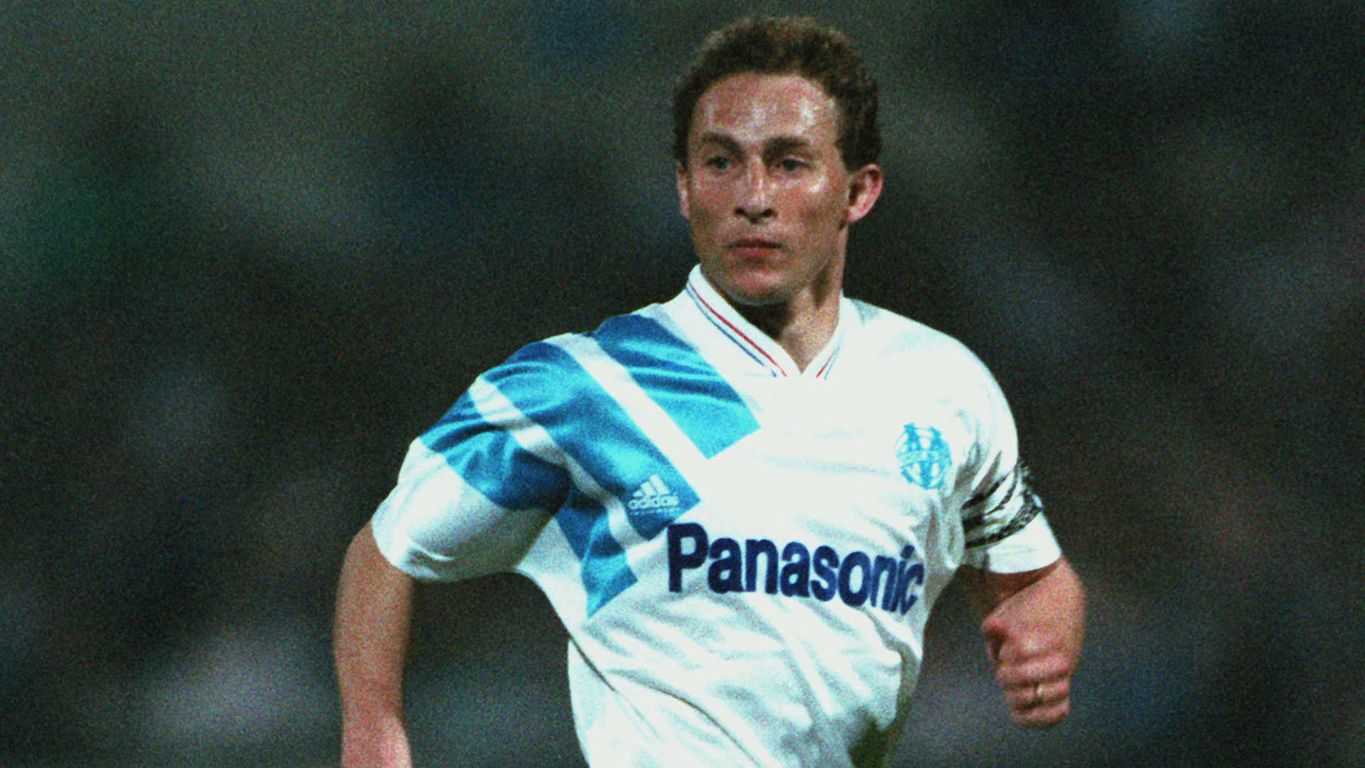 
                <strong>1991: Jean Pierre-Papin (Olympique Marseille)</strong><br>
                2. Platz (geteilt): Lothar Matthäus (Inter Mailand), Darko Pancev (Roter Stern Belgrad), Dejan Savicevic (Roter Stern Belgrad)
              