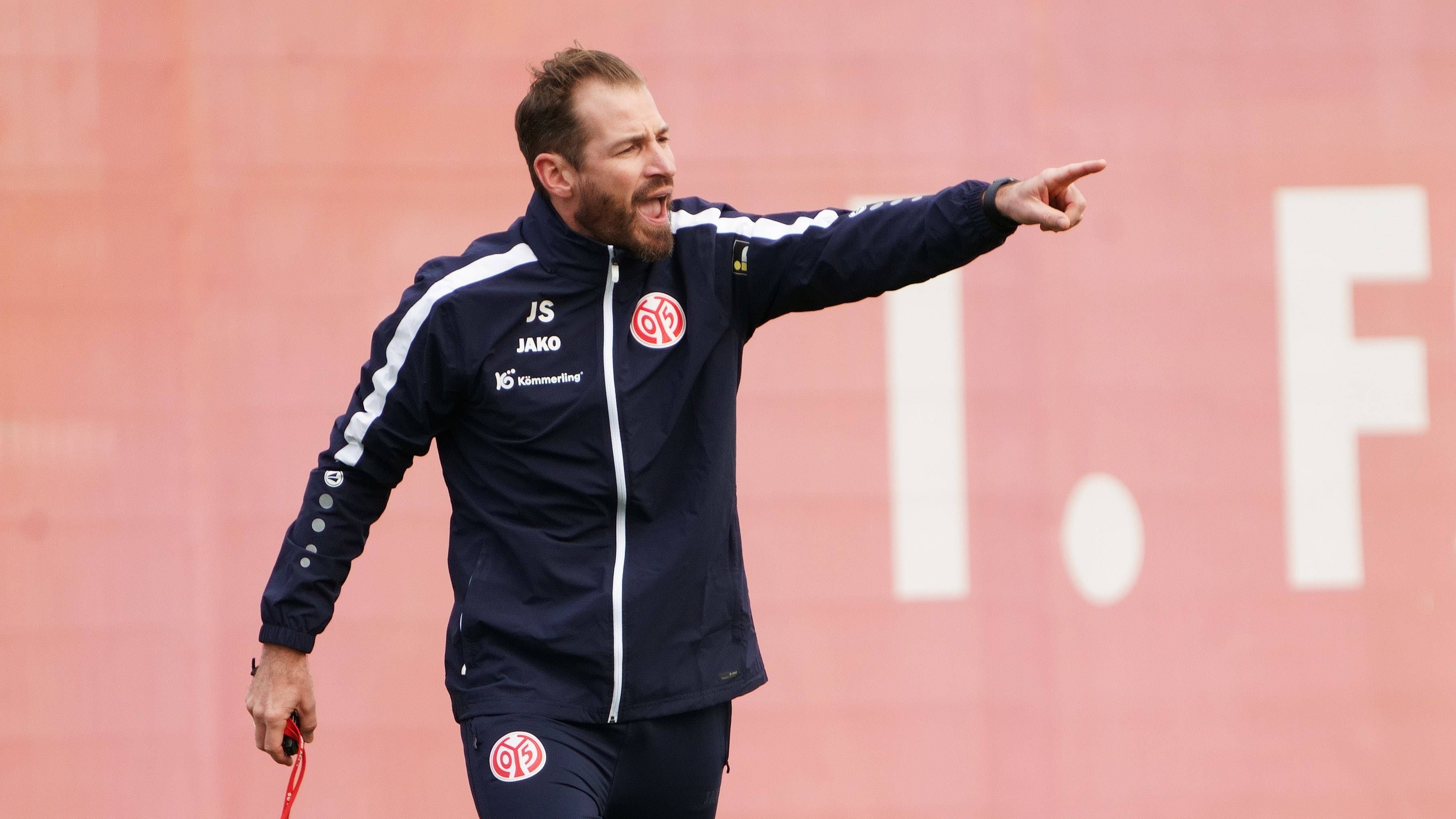 <strong>Platz 17 - Jan Siewert (1. FSV Mainz 05)</strong><br>Im Amt seit: 3. November 2023