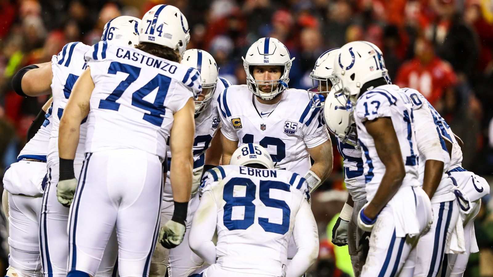 
                <strong>Platz 8 (geteilt): Indianapolis Colts - 23 Siege</strong><br>
                Durch den Sieg über die Houstan Texans in den Wildcard Games der laufenden Saison 18/19 teilen sich die Colts Platz acht. Nach der Niederlage gegen die Kansas City Chiefs in der Divisional Round steht das Team von Head Coach Frank Reich bei 23 Playoff-Siegen.
              