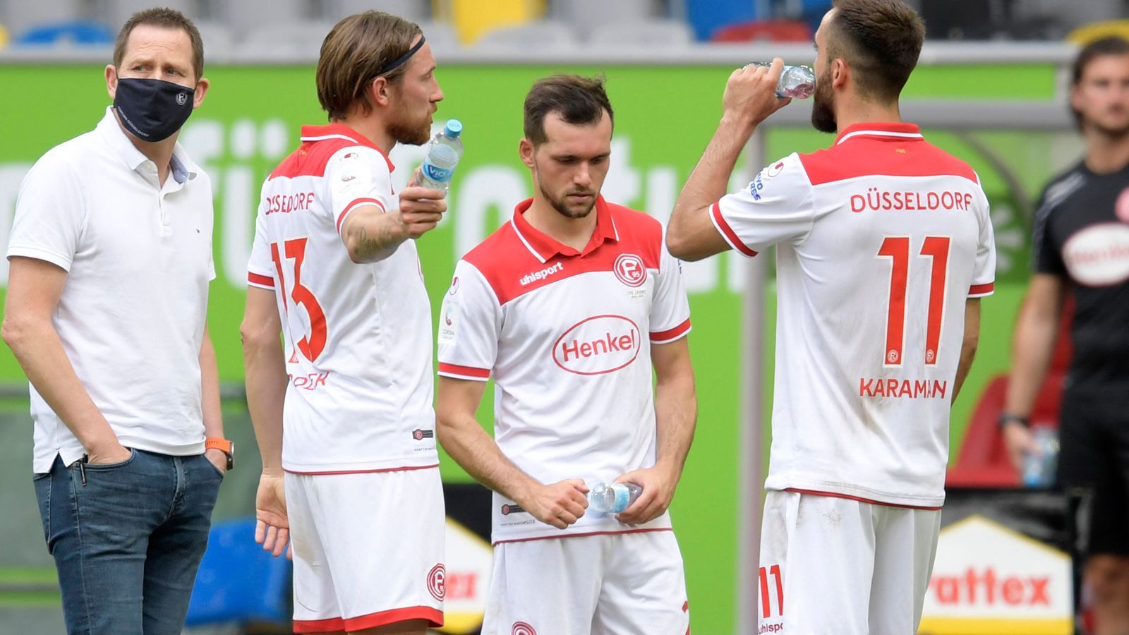 
                <strong>Die Form</strong><br>
                Fortuna hat seit dem Restart nur zwei Spiele verloren, und die bei den Bayern (0:5) und gegen den BVB (0:1 in der Nachspielzeit). Daneben gab es fünf Remis, aber auch nur einen Sieg (2:1 gegen Schalke). Fortuna verschenkte in den vergangenen Wochen viele Punkte in der Schlussphase. Bei allem Pech und Unvermögen war es dann aber auch die nötige Portion Glück, dass die Bremer das nicht ausnutzten.
              