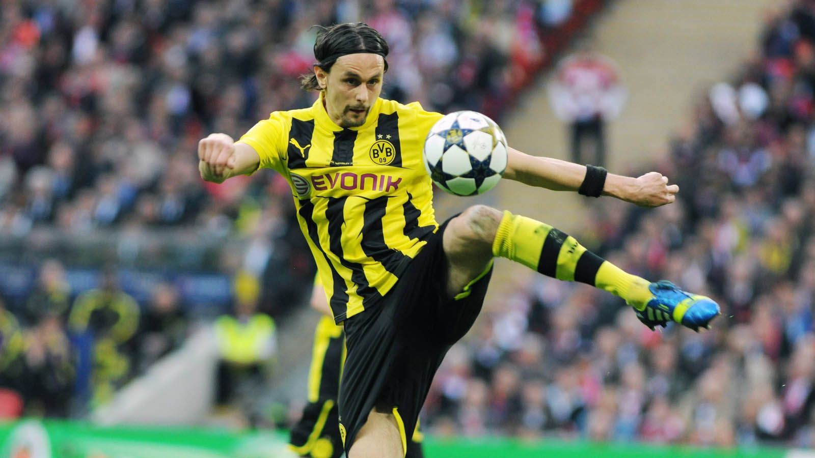 
                <strong>Neven Subotic</strong><br>
                Gemeinsam mit Mats Hummels bildete Subotic beim BVB den "Kinderriegel". Das Duo brillierte und sorgte mit seiner Defensivstärke mit für die Meisterschaften 2011 und 2012. Unter Klopp-Nachfolger Thomas Tuchel hatte Subotic dann aber einen deutlich schwereren Stand. 
              