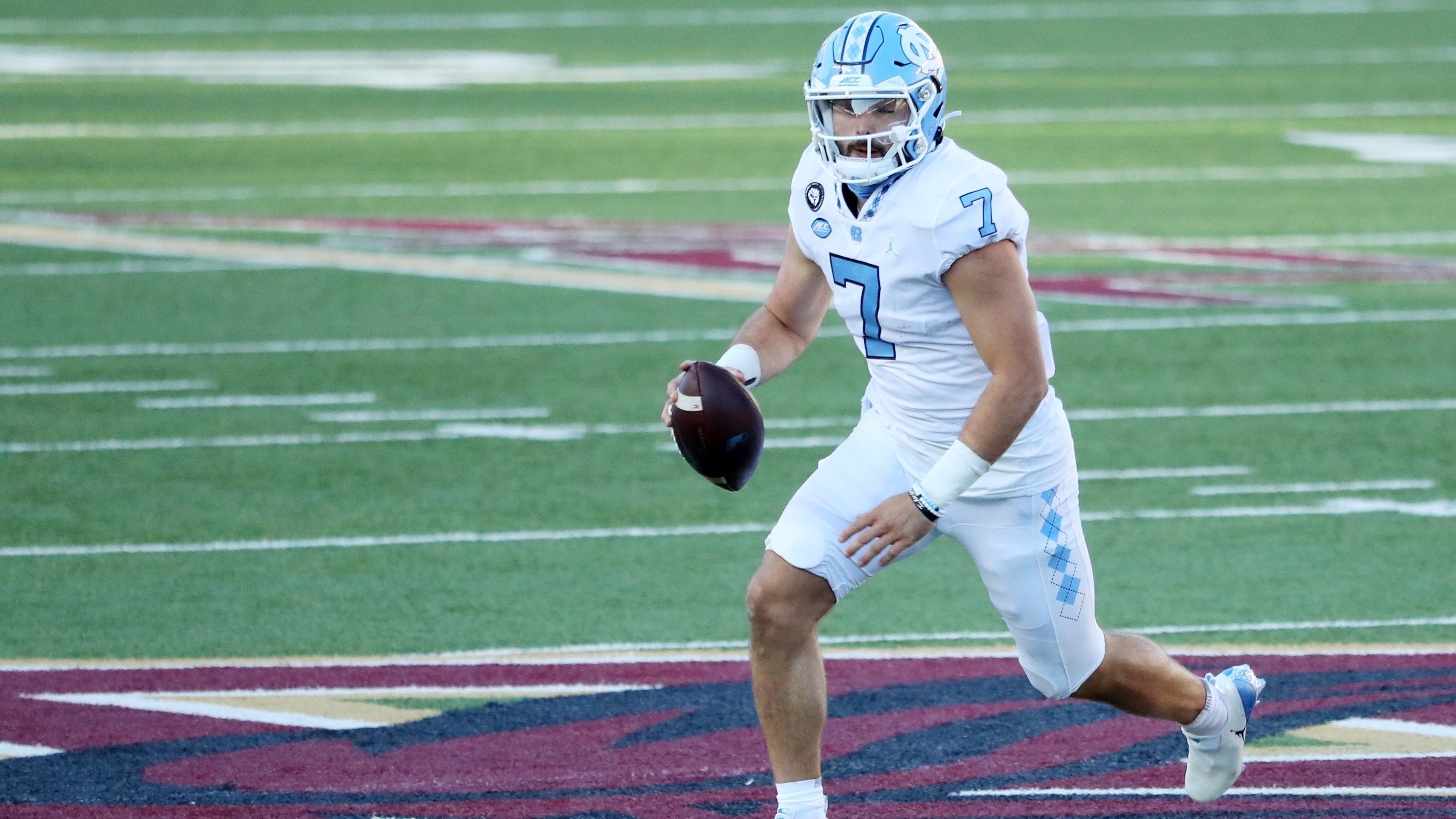 
                <strong>3. Sam Howell</strong><br>
                Position: Quarterback (North Carolina Tar Heels) - Quote: 5 (bei einem Einsatz von 10 Dollar gewinnt man 50 Dollar)
              