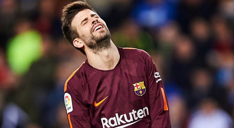 
                <strong>Abwehr: Gerard Pique</strong><br>
                Gerard Pique komplettiert unsere Dreierkette. Der Barca-Star war 2015 durch eine Steuerprüfung gefallen und musste 2,45 Millionen Euro nachzahlen. Auch seine Frau Shakira wurde zur Kasse gebeten. Sie soll Anfang dieses Jahres 20 Millionen Euro an den spanischen Fiskus überwiesen haben.
              