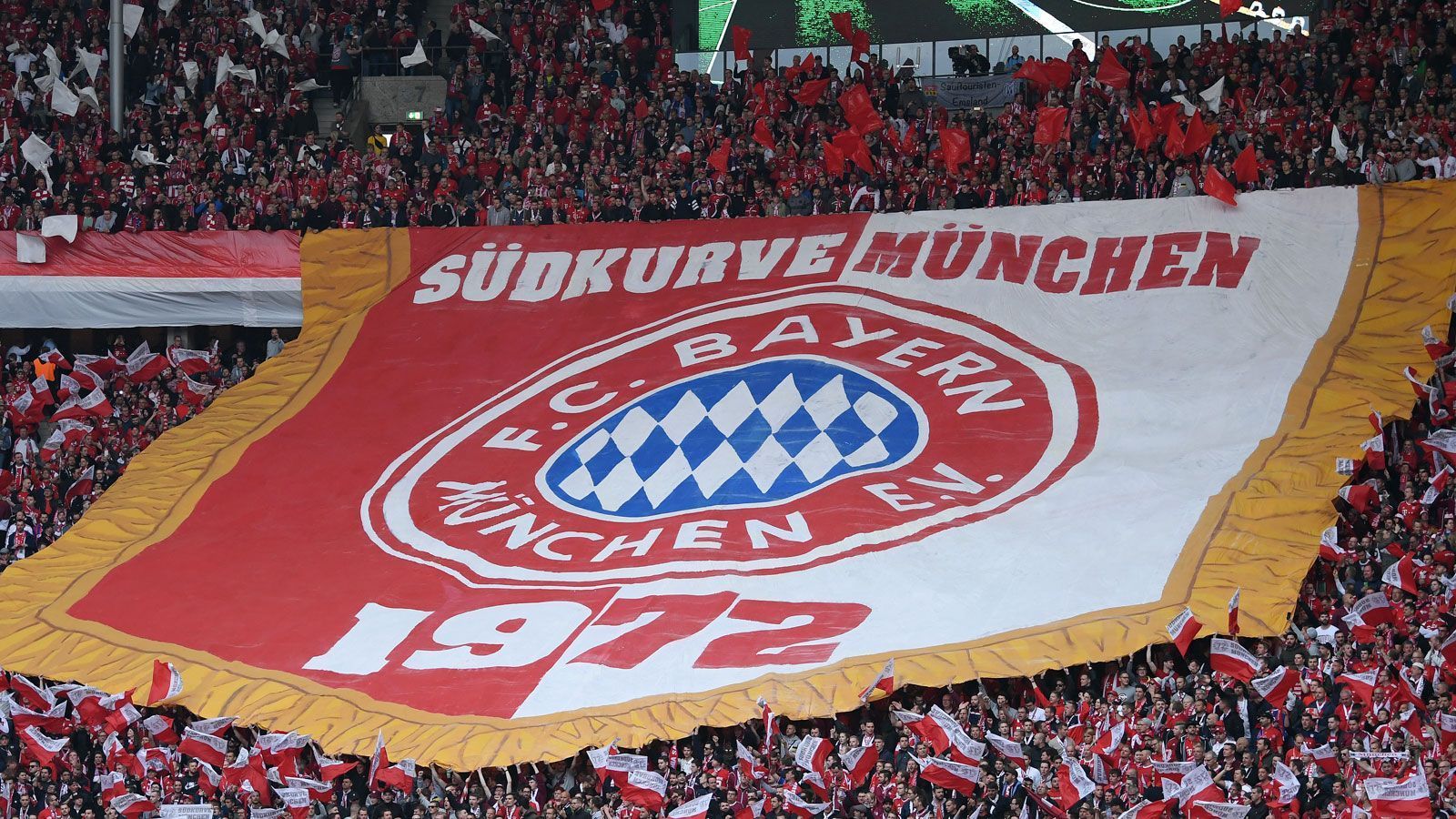 
                <strong>FC Bayern München </strong><br>
                Erwachsene (26-64 Jahre): 60 EuroErwachsene (18-25 Jahre): 40 EuroSenioren (ab 65 Jahre): 30 EuroKinder und Jugendliche (bis 17 Jahre): 30 Euro
              