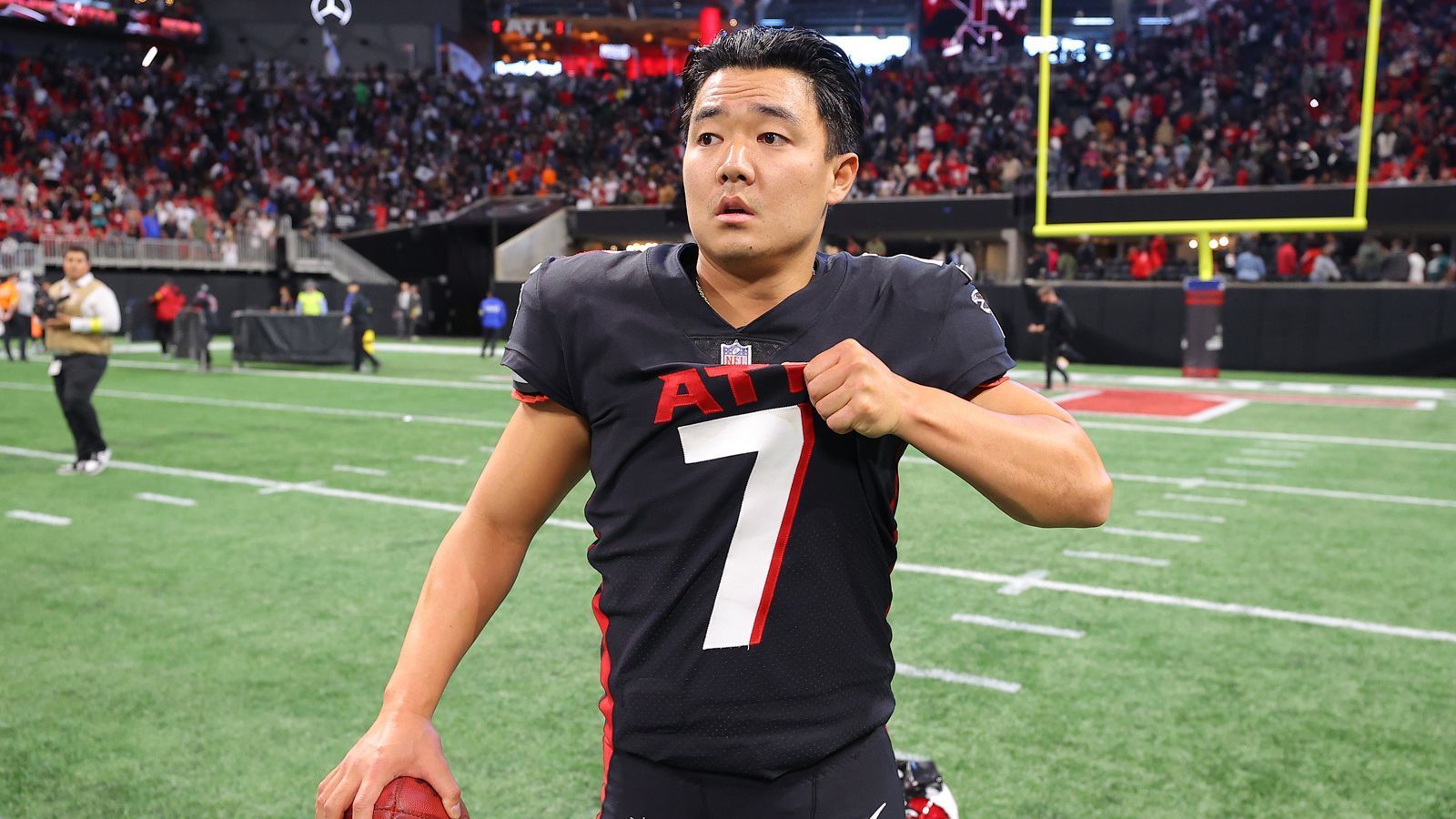 
                <strong>Kicker</strong><br>
                Younghoe Koo (Atlanta Falcons) - 24,25 Millionen Dollar (2022) über 5 Jahre
              