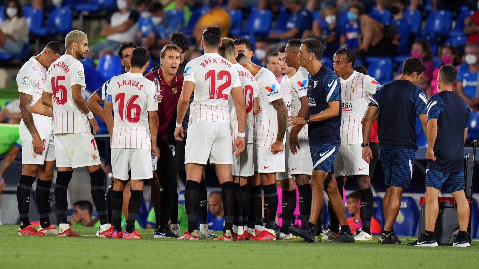 
                <strong>FC Sevilla (Spanien)</strong><br>
                Mit 77 Punkten und damit 15 Zählern Vorsprung auf Rang 5, sicherte sich der FC Sevilla den vierten Champions-League-Startplatz über die Liga. Damit spielen die Andalusier im zweiten Jahr in Folge in der Königsklasse, im Vorjahr schied Sevilla erst im Achtelfinale gegen Borussia Dortmund aus. 
              