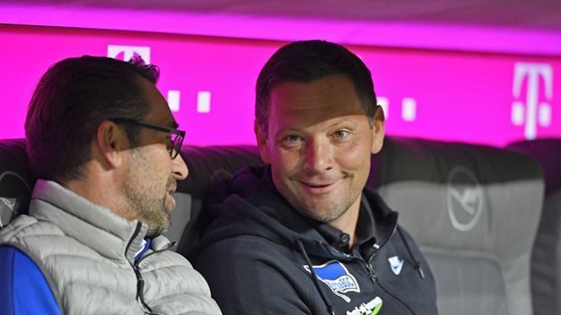 
                <strong>Hertha BSC (3.)</strong><br>
                "Ich habe ein gutes Gefühl. Die Mannschaft zieht mit", sagte Herthas Trainer Pal Dardai im Trainingslager: "Disziplin und Teamgeist sind der Schlüssel." Die Sinne schärfte Dardai mit zwei starken Testspielgegnern wie Mallorca und Poblense. Der aktuelle Eindruck: Hertha ist gewarnt und deshalb ambitioniert, im Gegensatz zum Vorjahr diesmal nicht in der Rückrunde einzubrechen. Die Chance auf Europa wollen sie ergreifen, und Platz sechs wurde dann auch offiziell als Ziel ausgegeben. ran-Form: Auf Europa-Kurs
              