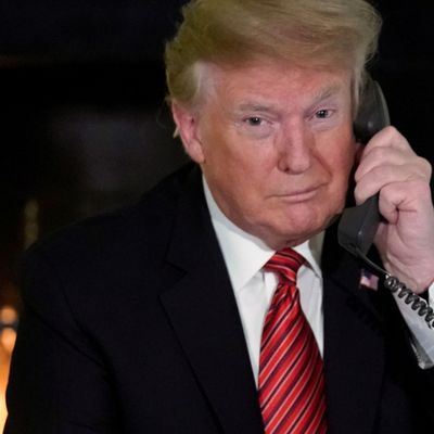 US-Präsident Donald Trump nutzt Telefon und Handy Insidern zufolge oftmals auch für einen informellen Austausch mit ausländischen Staats- und Regierungschefs. 