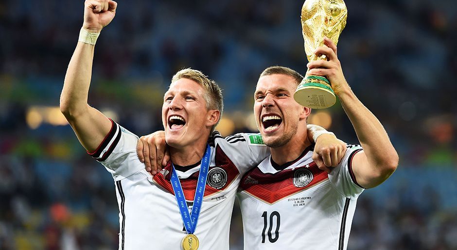 
                <strong>Schweinsteiger-WM-Pokal</strong><br>
                Nach der WM in Brasilien übernahm Schweinsteiger die Kapitänsbinde von Philipp Lahm, der seine Nationalmannschafts-Karriere beendete.
              