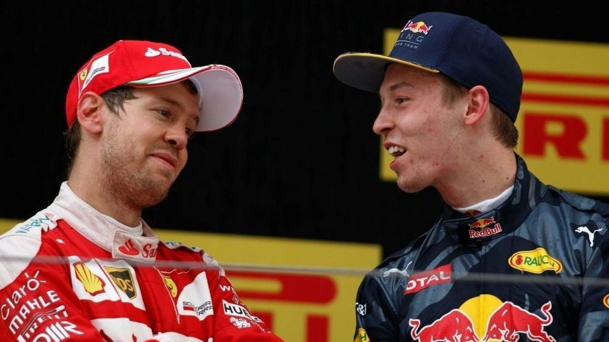 Ab sofort Teamkollegen: Vettel und Kwjat (r.)