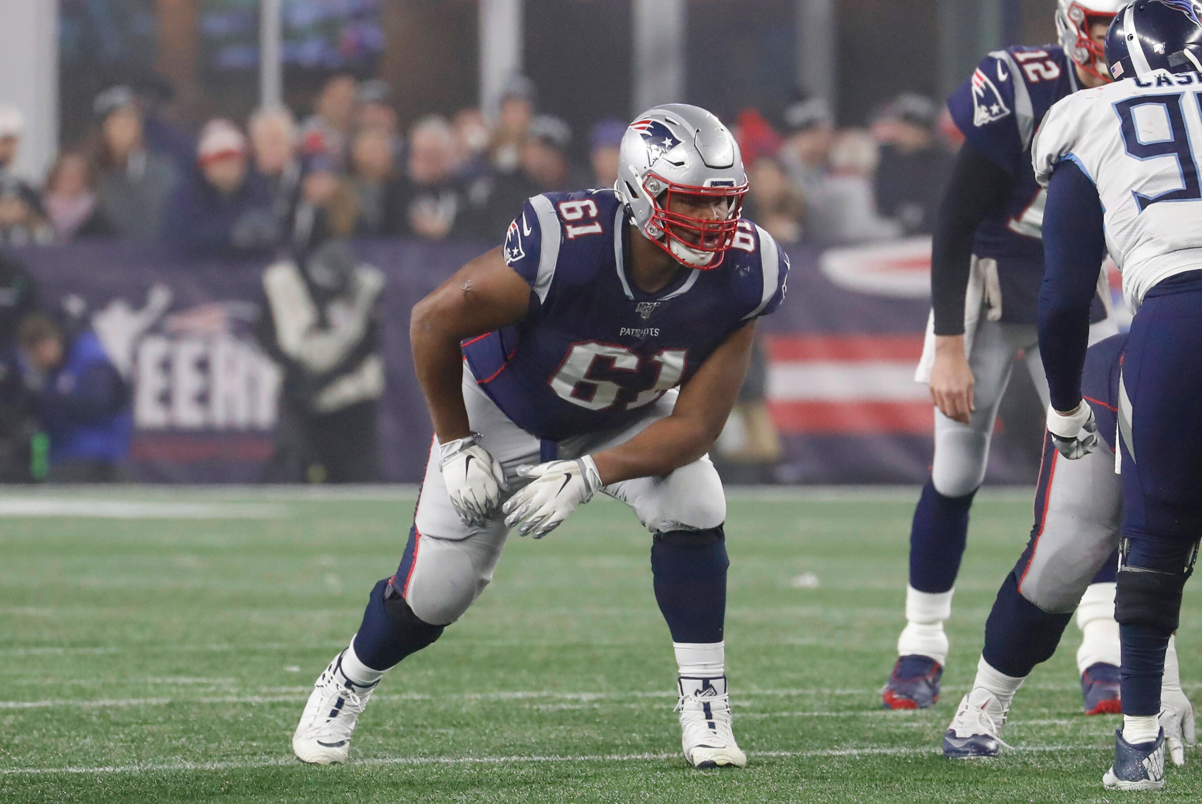 
                <strong>Marcus Cannon</strong><br>
                Genau wie Matt Patricia ist auch Marcus Cannon zu den New England Patriots zurückgekehrt. Zwischen 2011 und 2020 war der Fünftrundenpick lange an der Seite von Tom Brady, gewann mit ihm drei Mal den Super Bowl. Im Super Bowl LI gegen die Atlanta Falcons und zwei Jahre später gegen die Los Angeles Rams war der heute 32 Jahre alte Offensive Tackle auch ein Starter. 2021 gaben die Patriots Cannon ab, doch nach nur einem Jahr bei den Houston Texans wurde der Tackle dort entlassen. Vergangene Saison holten die Patriots Cannon zurück, allerdings kam er über eine Rolle im Practice Squad nicht hinaus. In dieser Free Agency wurde ihm noch kein neuer Vertrag angeboten.
              