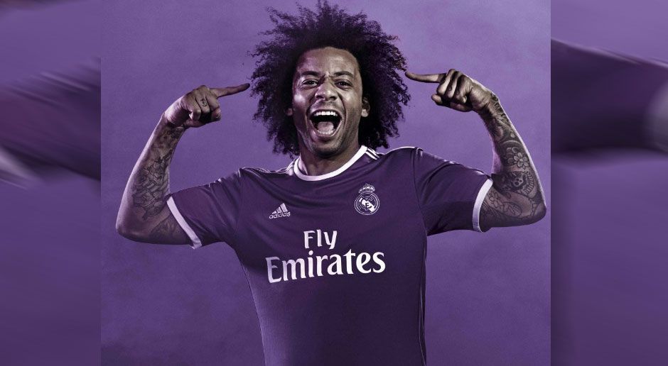 
                <strong>Real Madrid Auswärtstrikot</strong><br>
                Ausrüster "adidas" bezeichnet die Farbe allerdings nicht banal als Lila, sondern als Ray Purple. Ah ja! Dem brasilianischen Außenverteidiger Marcelo scheint das Trikot jedenfalls zu gefallen. 
              