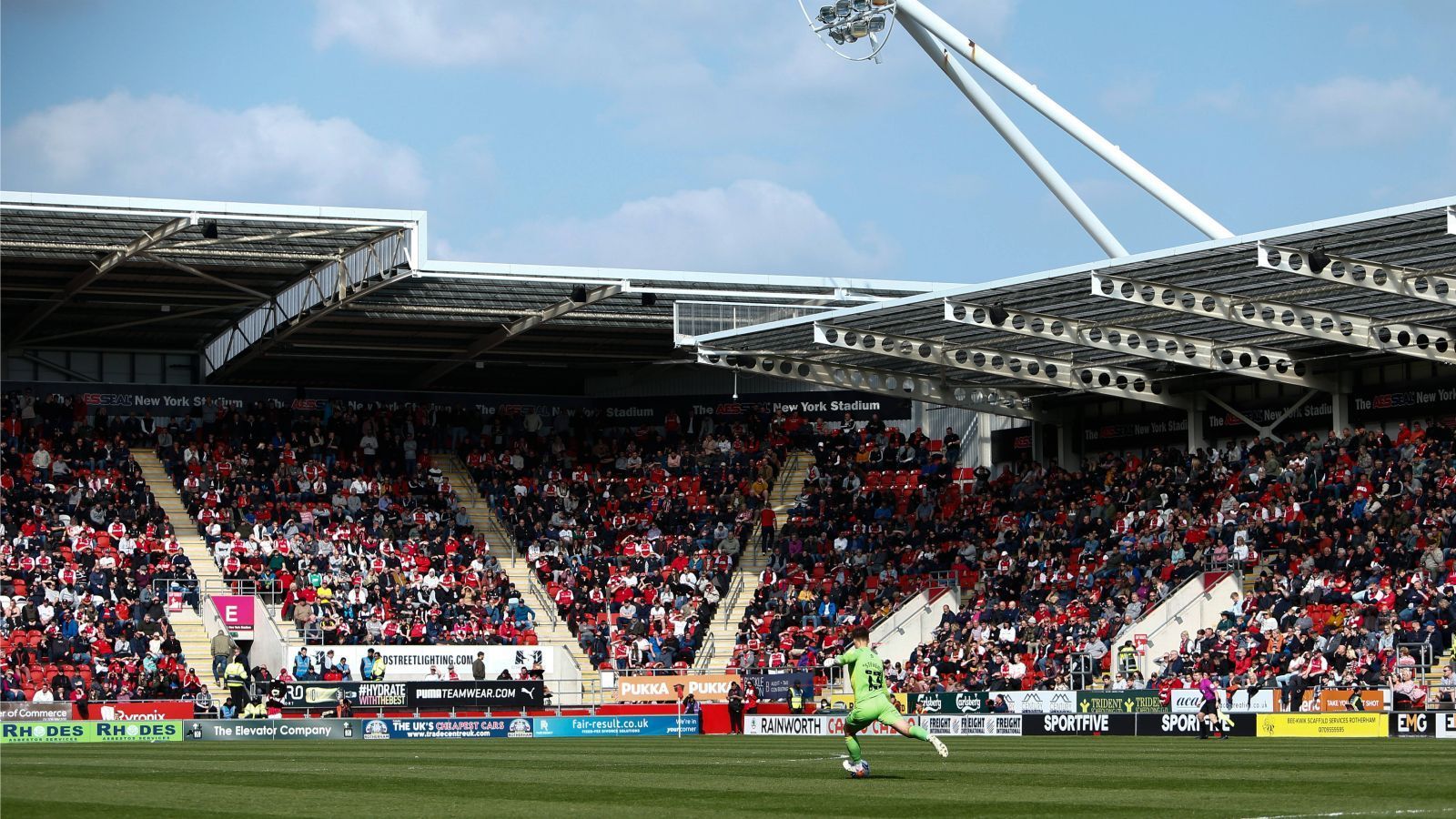 
                <strong>New York Stadium</strong><br>
                &#x2022; Heimverein: Rotherham United<br>&#x2022; Kapazität: 12.021<br>&#x2022; Anzahl Spiele: 4<br>
              