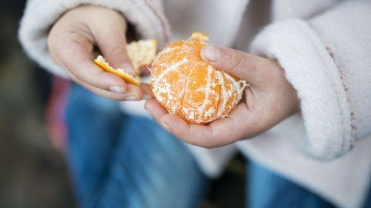 Mandarine Pellen Das Weisse Ist Essbar Gettyimages 934255692 600 X 400