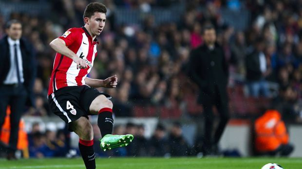 
                <strong>Aymeric Laporte (Frankreich)</strong><br>
                Aymeric Laporte (Frankreich): Auch der dritte Franzose in dieser Galerie ist ein Abwehrspieler! Das Abwehrtalent Aymeric Laporte bricht sich beim U21-Länderspiel das Wadenbein. Damit ist die Saison für den 21-Jährigen gelaufen.
              