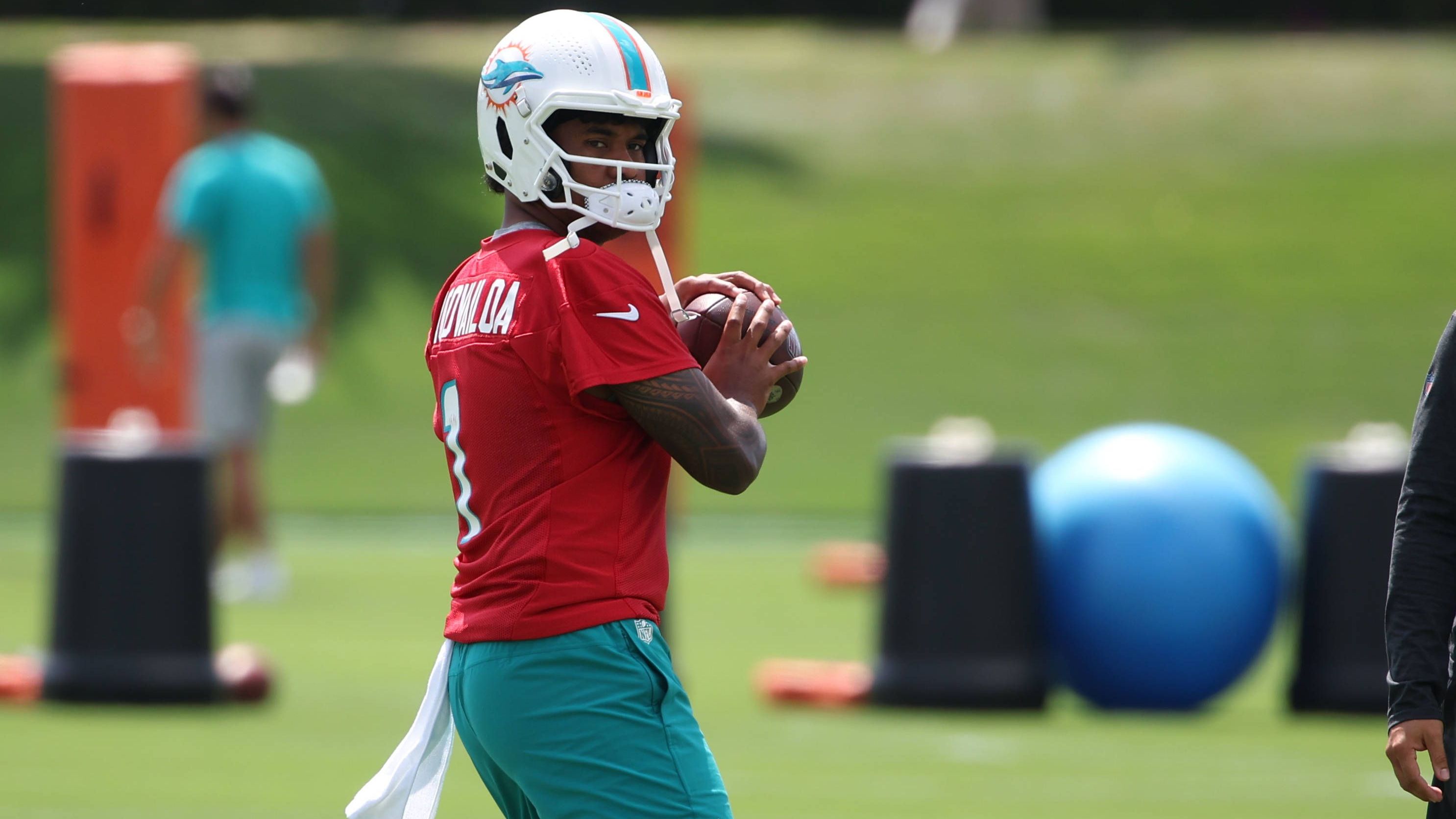 <strong>Platz 13: Tua Tagovailoa (Miami Dolphins)</strong><br>Prozentualer Anteil am Salary Cap: 9,07 Prozent<br>Cap Hit: 23.171.000 US-Dollar