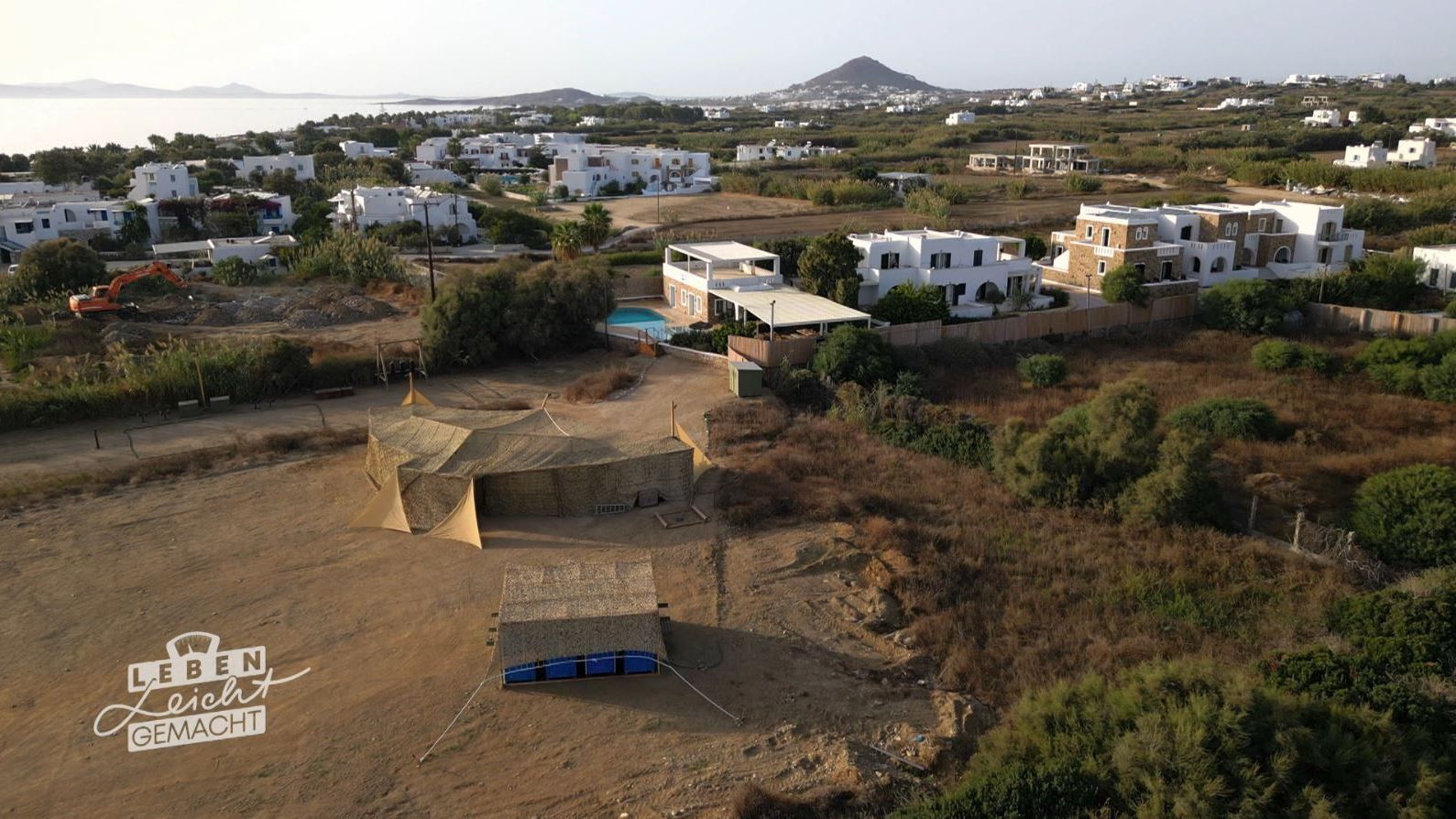Das Luxus- und das Basiccamp für die Kandidat:innen auf Naxos