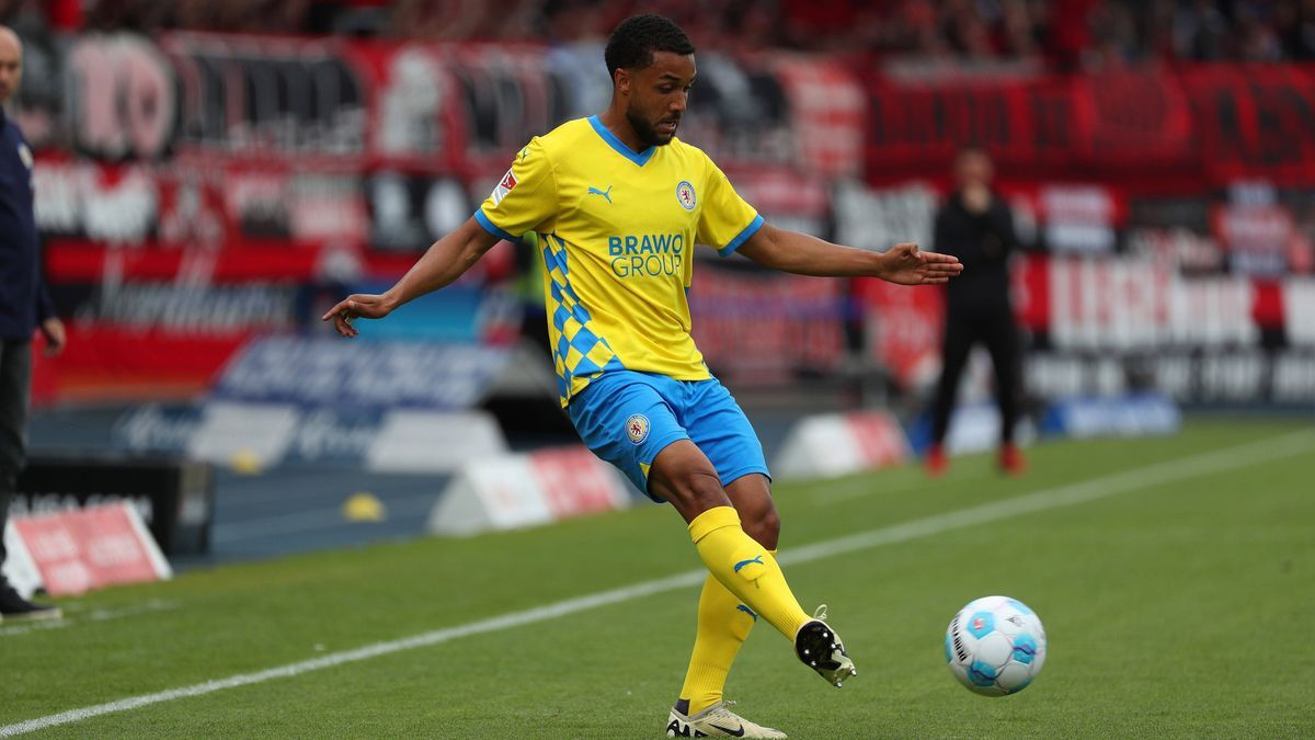 Braunschweig vs. Nürnberg, 2. BL Braunschweig, 18.05.2025, FUßBALL - Eintracht Braunschweig vs. 1. FC Nürnberg, 2. BL, Saison 2024 25. Leon Bell Bell (Eintracht Braunschweig) Braunschweig *** Braun...