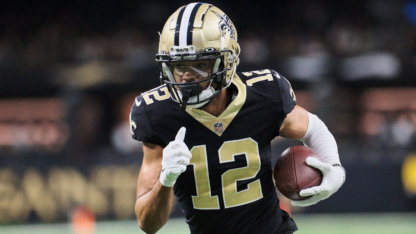 
                <strong>New Orleans Saints </strong><br>
                &#x2022; <strong>Name:</strong> Chris Olave<br>&#x2022; <strong>Position:</strong> Wide Receiver<br>&#x2022; <strong>Stats 2022:</strong> 1.042 Receiving Yards, 72 Receptions, vier Touchdowns<br>
              