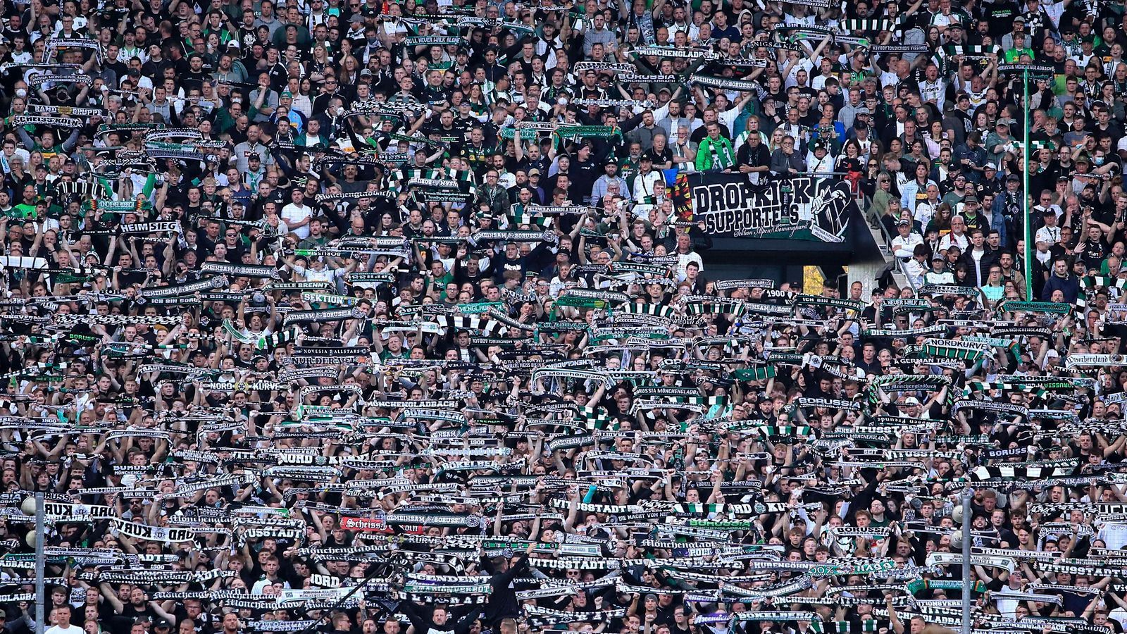 
                <strong>Platz 5: Borussia Mönchengladbach</strong><br>
                &#x2022; Verkaufte Dauerkarten: 30.000<br>&#x2022; Angebotene Dauerkarten: 30.000<br>
              