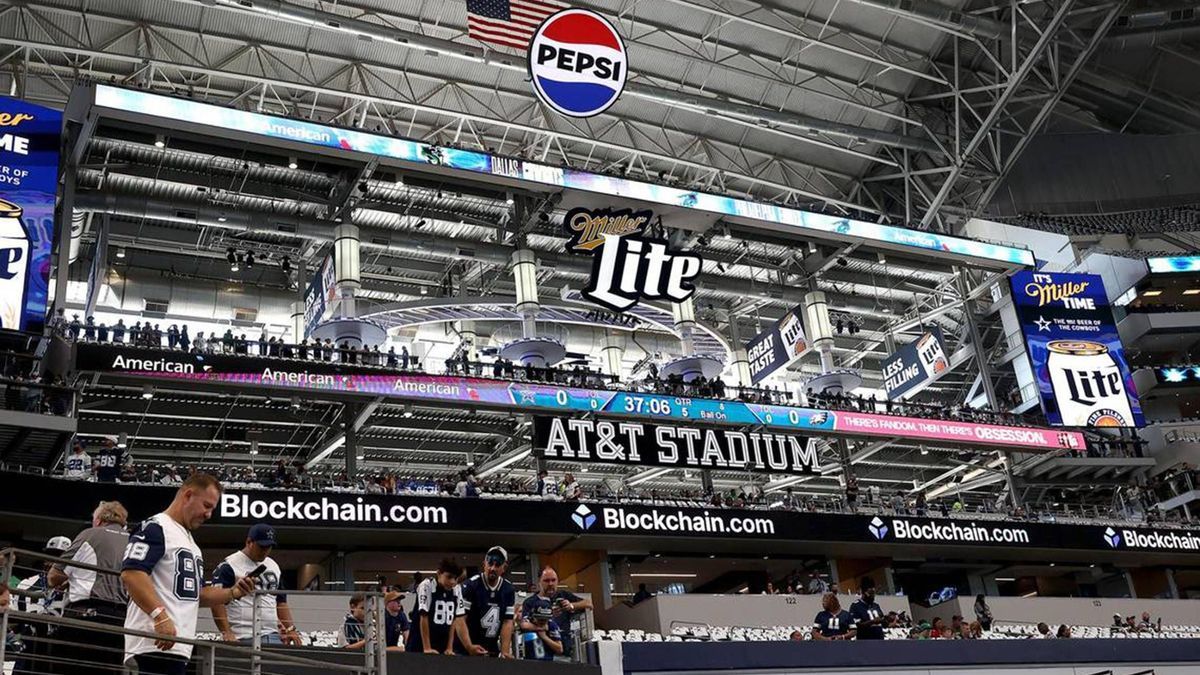 SPORTS-FBN-COWBOYS-STADIUM-ROOF-FT A piece of sheet metal fell to the AT&T Stadium playing surface when the roof was opened prior to Monday s NFL game. Officials later closed the roof prior to the ...