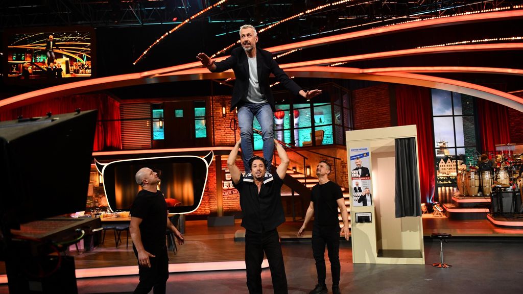 "TV total - Aber mit Gast": Wer ist dieser René Casselly?