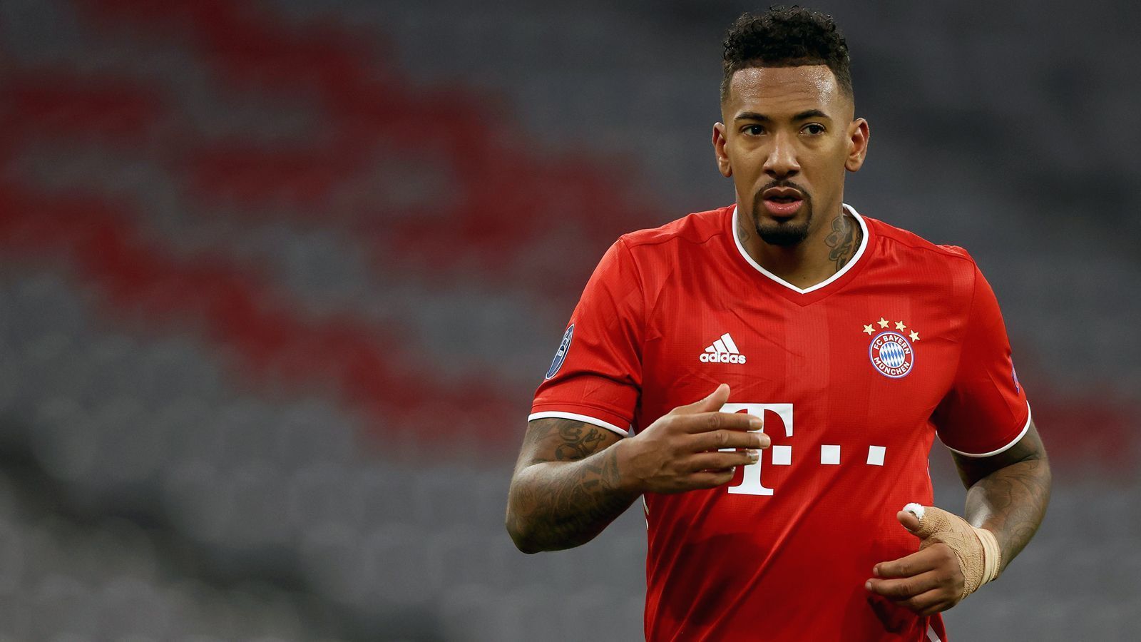 
                <strong>Jerome Boateng</strong><br>
                Position: Abwehr - Verein: FC Bayern München
              