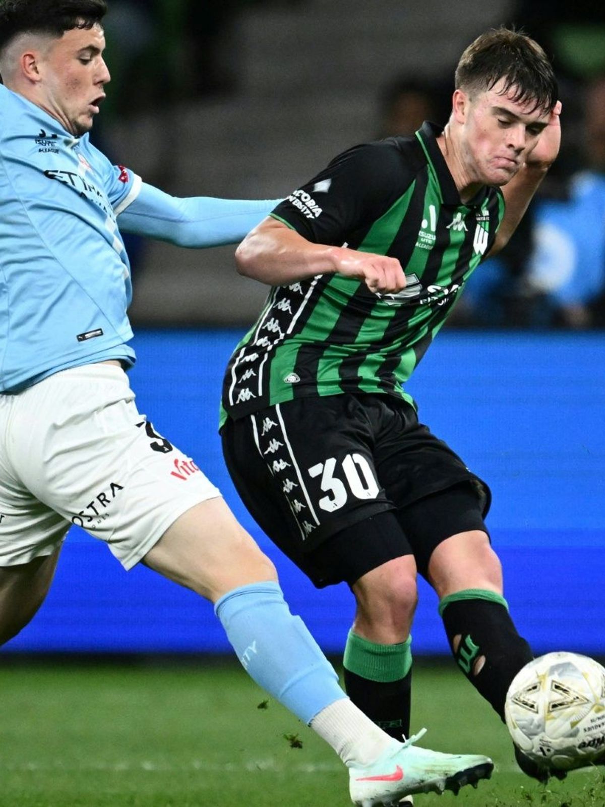 Neu auf Schalke: Dylan Leonard (r.)
