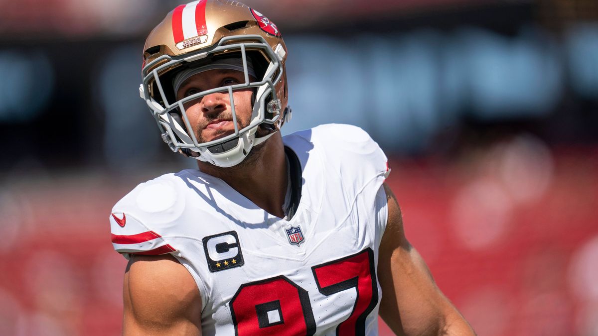 NFL, American Football Herren, USA Arizona Cardinals at San Francisco 49ers Sep 21, 2025; Santa Clara, California, USA; San Francisco 49ers defensive end Nick Bosa (97) on the field during warm ups...