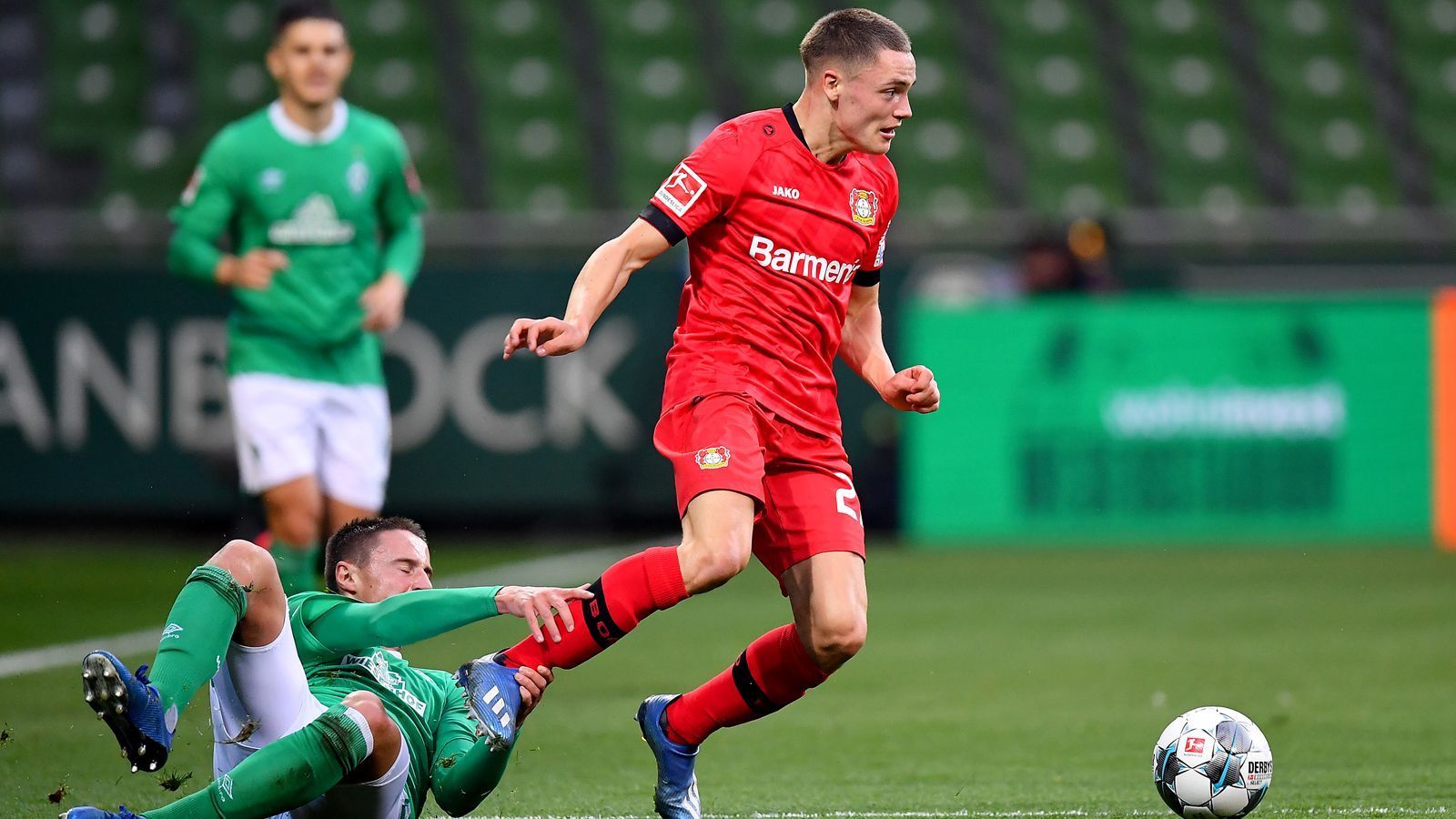 
                <strong>Platz 4 - Florian Wirtz (Bayer Leverkusen)</strong><br>
                Alter beim Debüt: 17 Jahre, 15 Tage - Begegnung: SV Werder Bremen - Bayer Leverkusen 1:4 (18. Mai 2020)
              