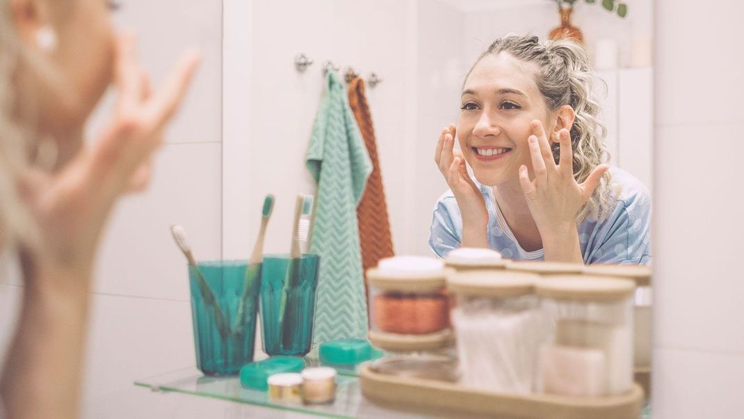 Nicht nur Anti-Aging-Pflege, auch entsprechende Beauty-Tools können die Haut frischer erscheinen lassen.