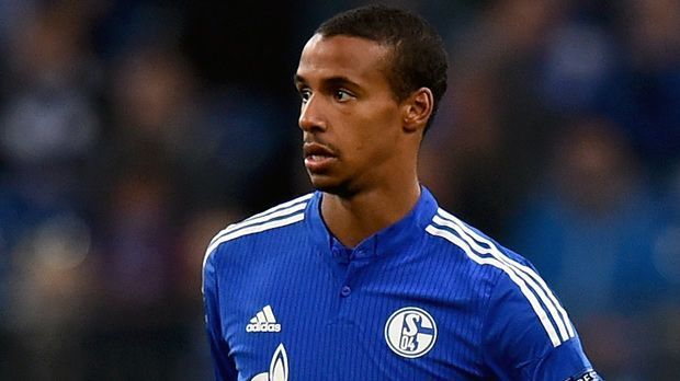 
                <strong>Joel Matip</strong><br>
                Joel Matip: Höwedes' Partner in der Innenverteidigung erlebte einen bitteren Beginn. Vor dem Gegentreffer durch Alaba klärte der kamerunische Nationalspieler den Ball genau in die Füße des Münchners. Im Fortlauf des Spiels agierte Matip jedoch sicher und fügte sich in die insgesamt sehr kompakte Defensivleistung der Schalker ein. Nur vor dem zweiten Gegentreffer gab es einen entscheidenden Abstimmungsfehler mit Höwedes, den Müller eiskalt nutzte. In der Schlussphase kam er als Mittelstürmer für hohe Bälle zum Einsatz. ran-Note: 4.
              