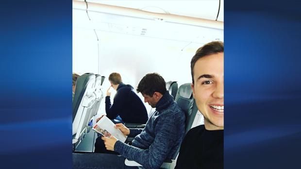 
                <strong>Mario Götze</strong><br>
                Mario Götze und Thomas Müller sind bereit für die Europameisterschaft: Doch bevor es in Frankreich losgeht, reisen die DFB-Spieler noch in die Schweiz, um in Ascona das Trainingslager zu absolvieren.
              