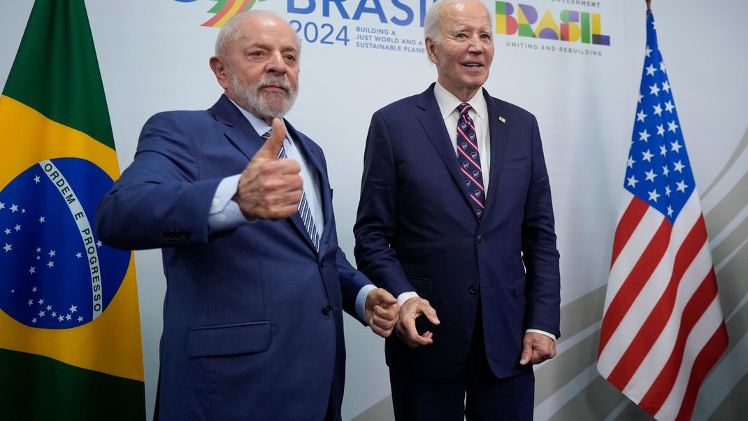 US-Präsident Joe Biden und Brasilien Präsident Luiz Inácio Lula da Silva bei dem G20-Gipfel in Brasilien.