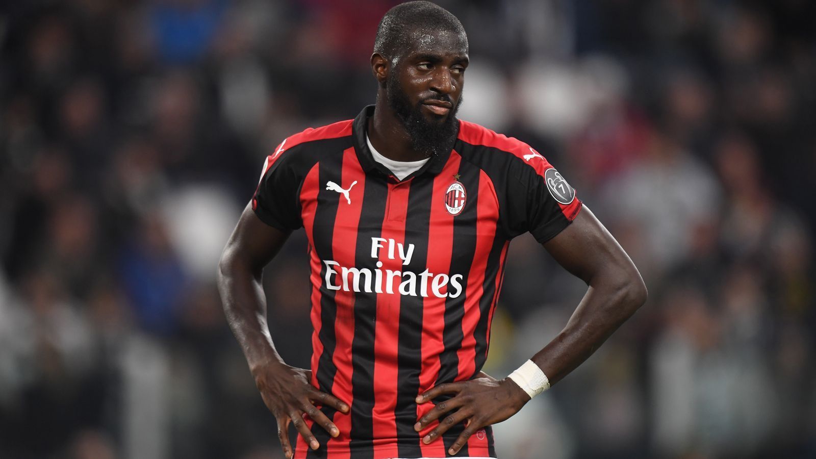 
                <strong>Tiemoue Bakayoko (SSC Neapel)</strong><br>
                Abgebender Verein: FC Chelsea - Position: Zentrales Mittelfeld - Ablösesumme: kolportierte Leihgebühr von 2 Millionen Euro - Marktwert: 25,5 Millionen Euro
              