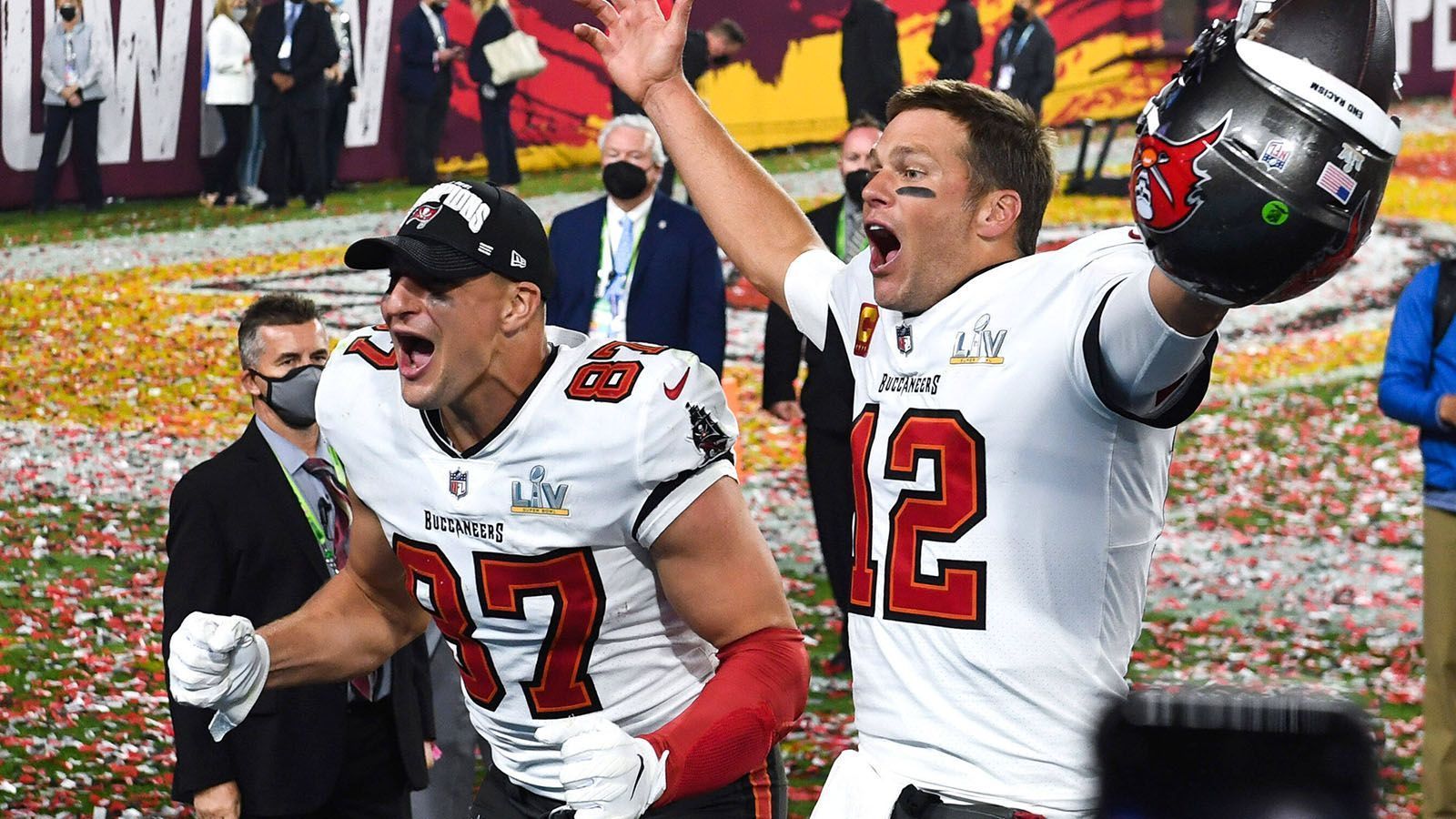 
                <strong>Platz 1: Tom Brady und Rob Gonkowski</strong><br>
                &#x2022; 105 Touchdowns<br>&#x2022; New England Patriots (2010 bis 2018) und Tampa Bay Buccaneers (2020 und 2021)<br>
              