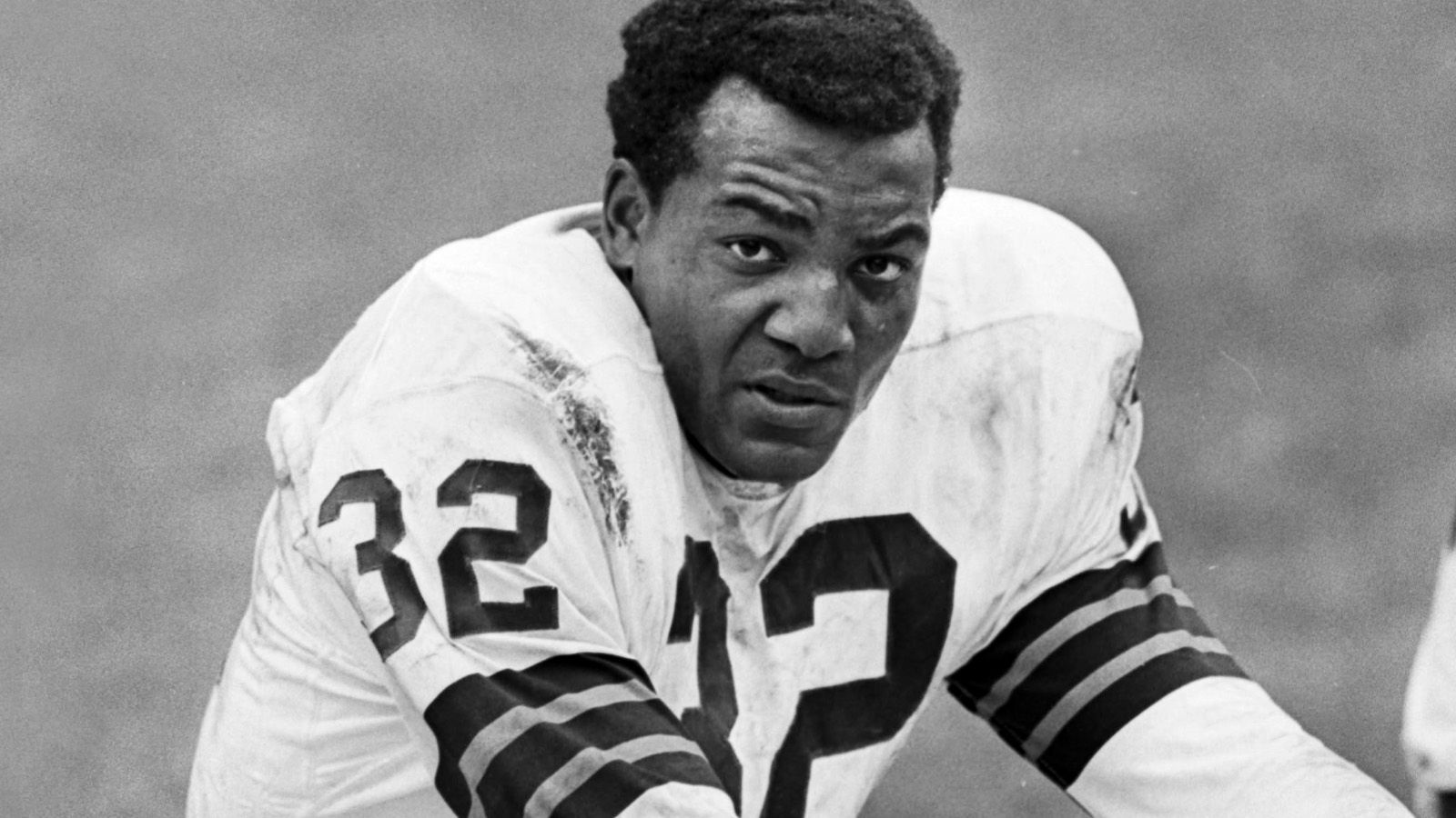 <strong>Cleveland Browns</strong><br>
                14:&nbsp;Otto Graham<br>32:&nbsp;Jim Brown (im Bild)<br>45:&nbsp;Ernie Davis<br>46:&nbsp;Don Fleming<br>76:&nbsp;Lou Groza
