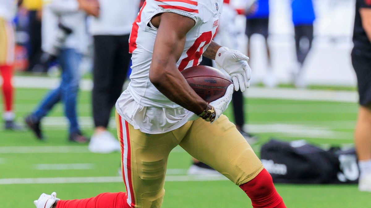October 2, 2025, Inglewood, California, USA: 83 Marquez Valdes-Scantling, WR of the San Francisco 49ers during warmups prior to their regular NFL, American Football Herren, USA season game against ...